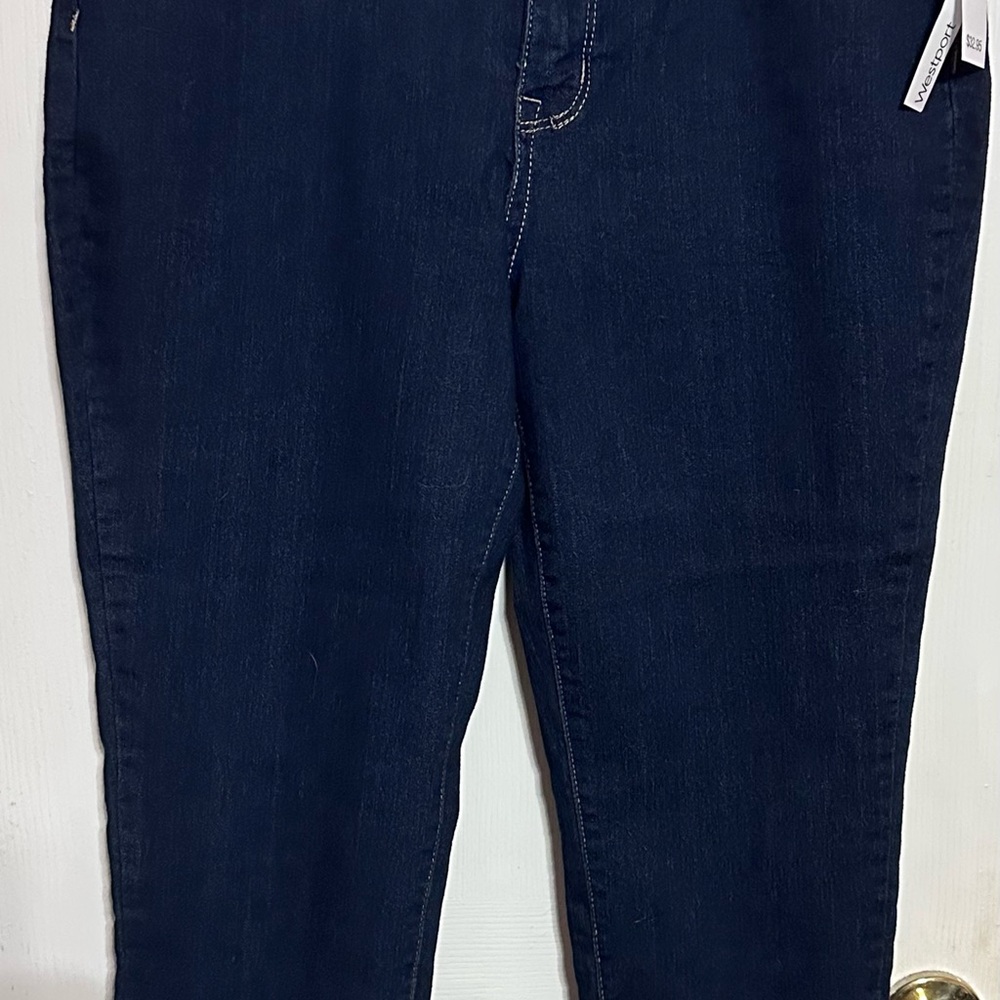 Westport Dark Blue Jean Capri’s, size 8, NWT